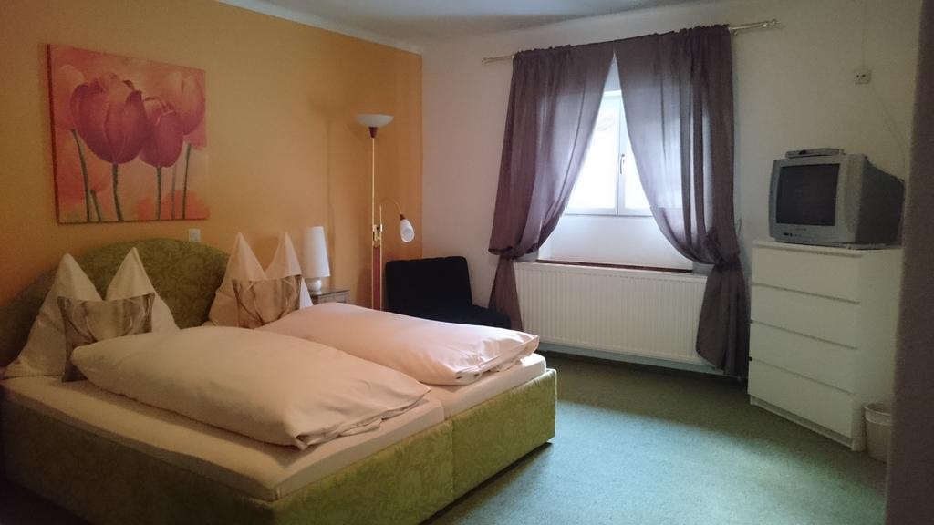 Hotel Gasthof Krisplwirt Zimmer foto